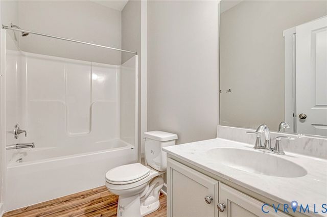 3 Somerset Hill Dr, Glen Allen, VA 23059