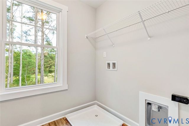 3 Somerset Hill Dr, Glen Allen, VA 23059