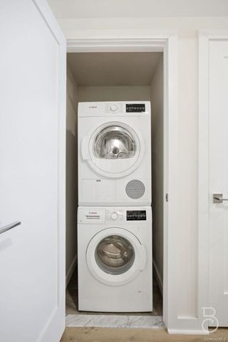 23-23 30th Road 3A, Astoria, NY 11102