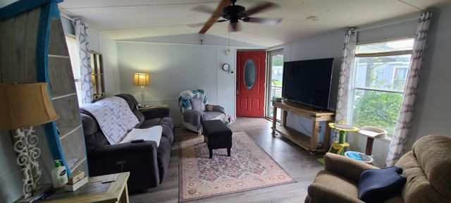 9 Crooked Island Circle, Murrells Inlet, SC 29576