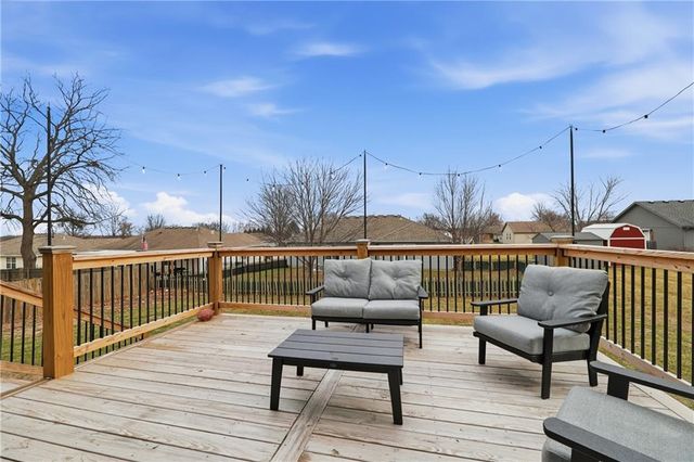 405 S Monroe Street, Raymore, MO 64083