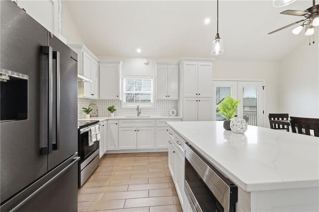 405 S Monroe Street, Raymore, MO 64083