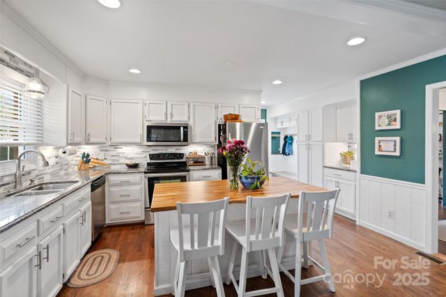1272 Queensgate Street, Gastonia, NC 28054