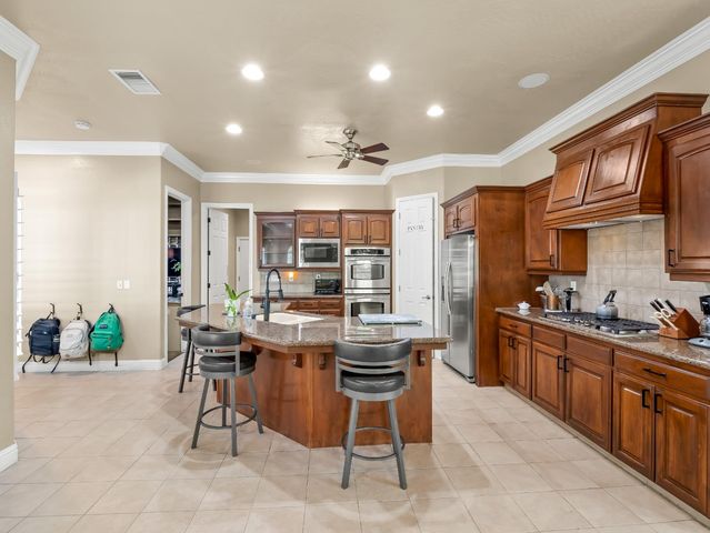 1755 N Cherry Lane, Clovis, CA 93619