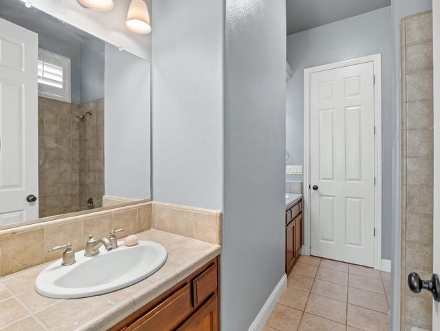 1755 N Cherry Lane, Clovis, CA 93619
