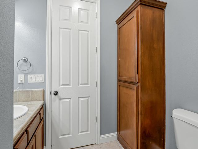 1755 N Cherry Lane, Clovis, CA 93619