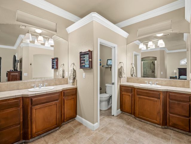 1755 N Cherry Lane, Clovis, CA 93619