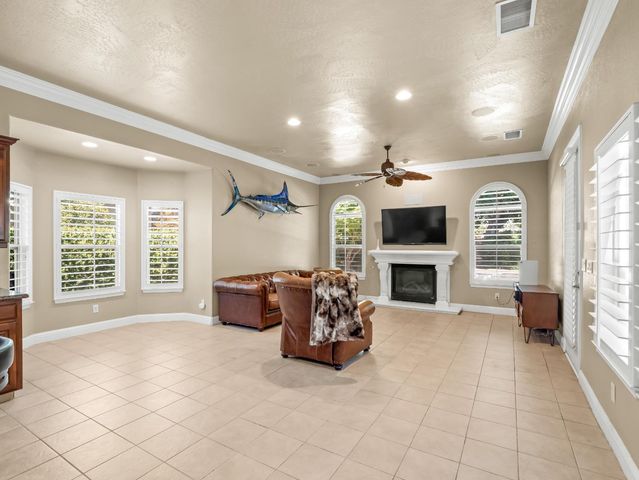 1755 N Cherry Lane, Clovis, CA 93619