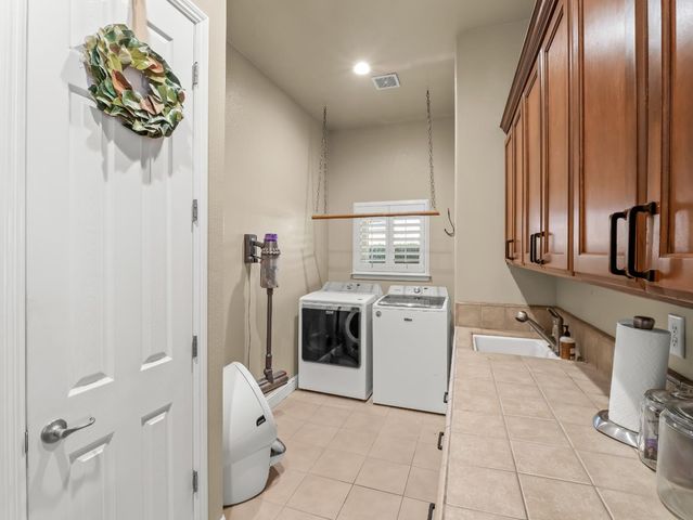 1755 N Cherry Lane, Clovis, CA 93619