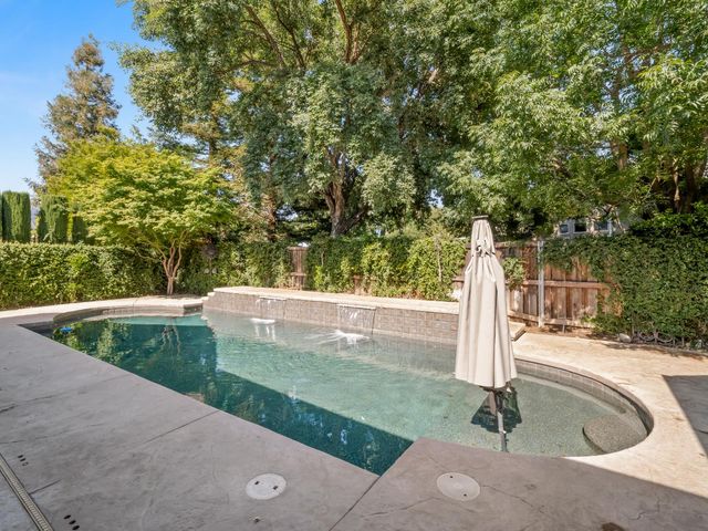 1755 N Cherry Lane, Clovis, CA 93619