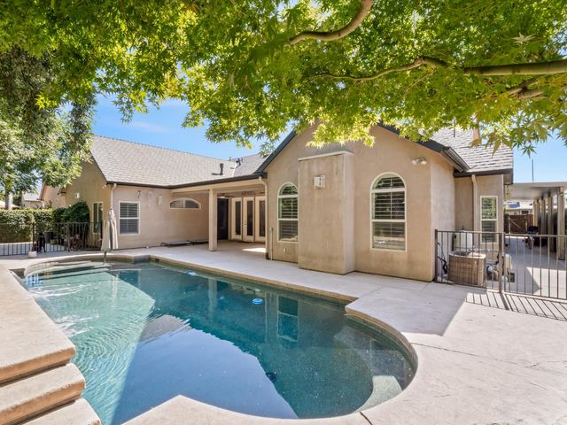 1755 N Cherry Lane, Clovis, CA 93619