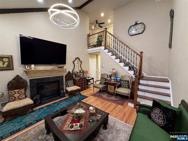 25-3 Tamaron Drive, Waldwick, NJ 07463