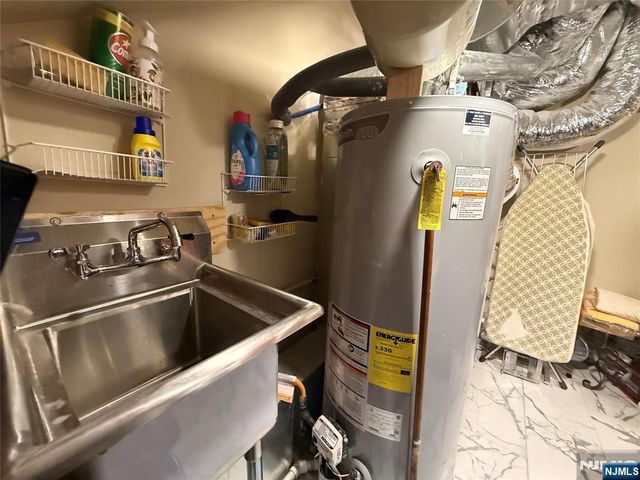 25-3 Tamaron Drive, Waldwick, NJ 07463