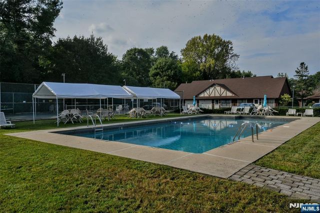 25-3 Tamaron Drive, Waldwick, NJ 07463
