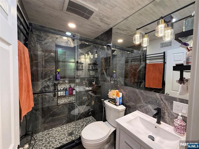 25-3 Tamaron Drive, Waldwick, NJ 07463