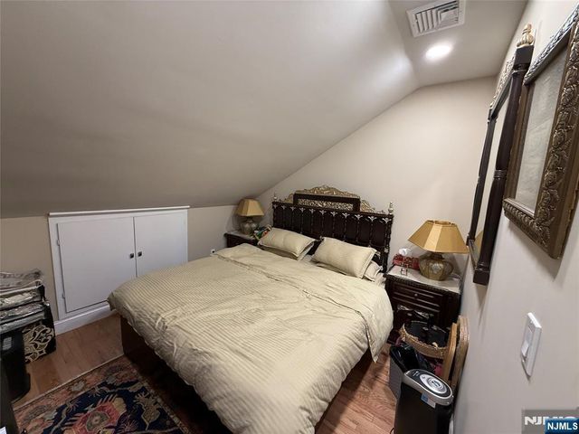 25-3 Tamaron Drive, Waldwick, NJ 07463