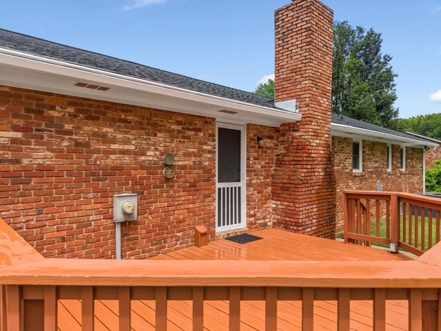 175 Foster St, Cowpens, SC 29330