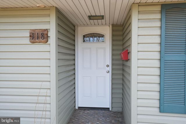 118 WILDFLOWER RD, Levittown, PA 19057
