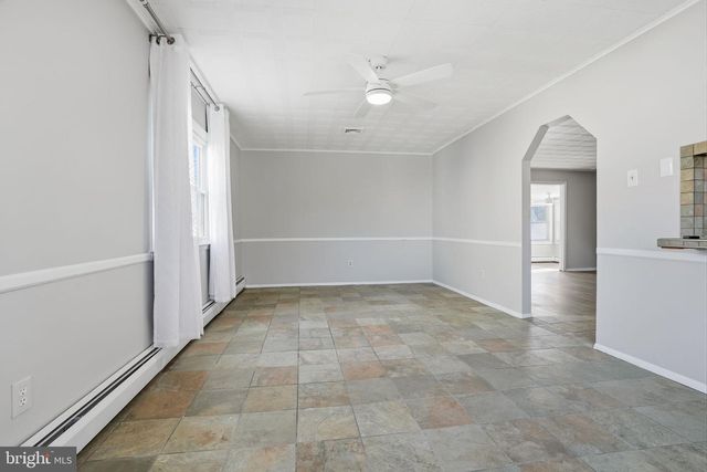 118 WILDFLOWER RD, Levittown, PA 19057