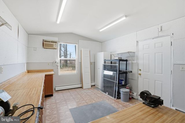 118 WILDFLOWER RD, Levittown, PA 19057