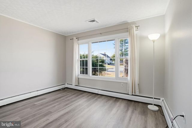 118 WILDFLOWER RD, Levittown, PA 19057