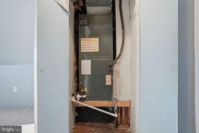 118 WILDFLOWER RD, Levittown, PA 19057