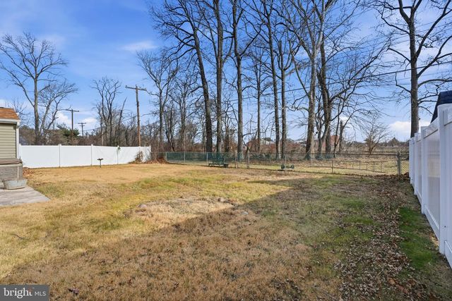 118 WILDFLOWER RD, Levittown, PA 19057