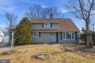 118 WILDFLOWER RD, Levittown, PA 19057