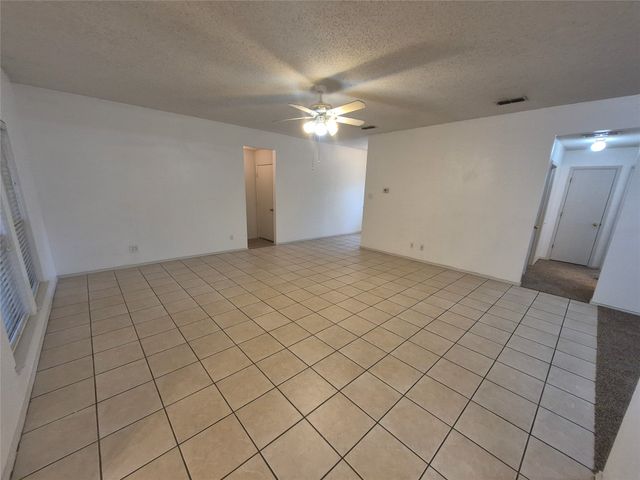 312 Comanche Walk, Joshua, TX 76058