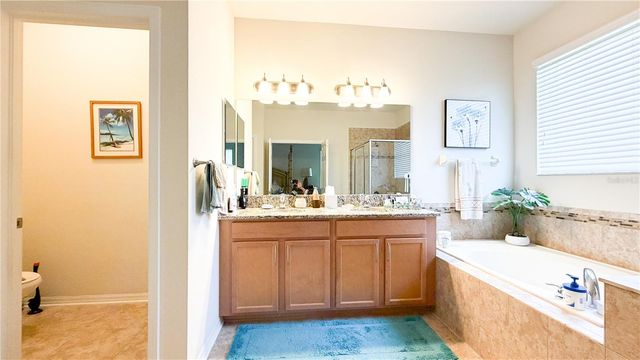 1947 ALTAVISTA CIRCLE, Lakeland, FL 33810