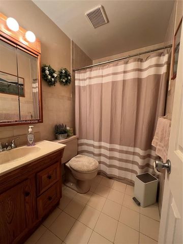 18160 NW 82nd Ave, Hialeah, FL 33015