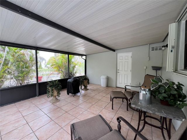 18160 NW 82nd Ave, Hialeah, FL 33015