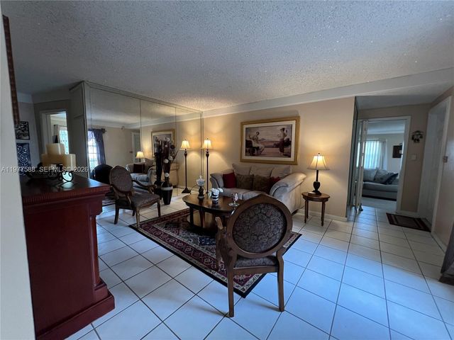 18160 NW 82nd Ave, Hialeah, FL 33015