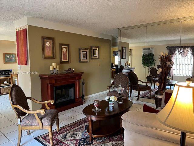 18160 NW 82nd Ave, Hialeah, FL 33015