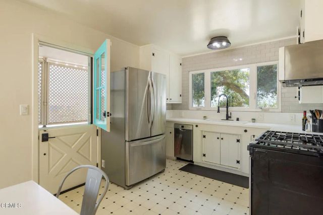 115 Valley View Drive, Oak View, CA 93022
