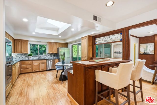5518 Saloma Avenue, Sherman Oaks, CA 91411