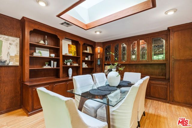 5518 Saloma Avenue, Sherman Oaks, CA 91411