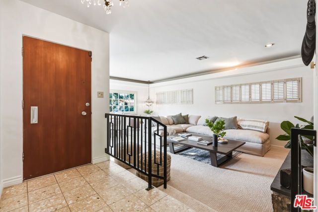 5518 Saloma Avenue, Sherman Oaks, CA 91411