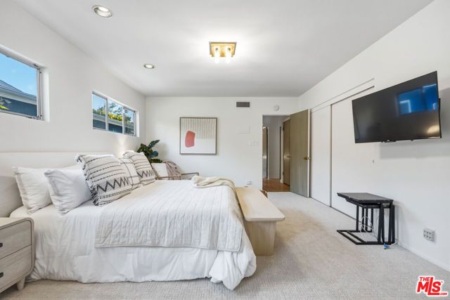 5518 Saloma Avenue, Sherman Oaks, CA 91411