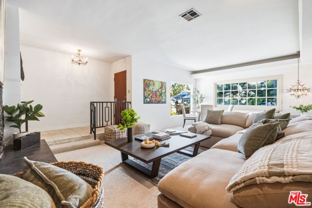 5518 Saloma Avenue, Sherman Oaks, CA 91411