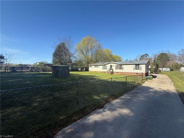 1271 Thayer Road, Trinity, NC 27370