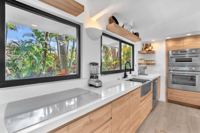 302 Coral Way, Fort Lauderdale, FL 33301