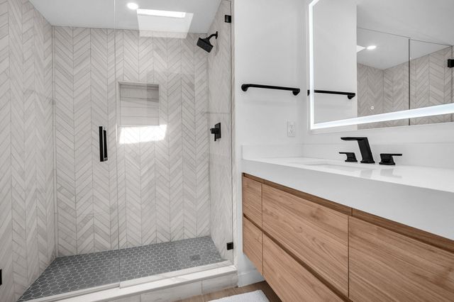 302 Coral Way, Fort Lauderdale, FL 33301