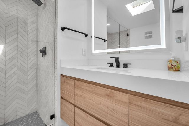 302 Coral Way, Fort Lauderdale, FL 33301