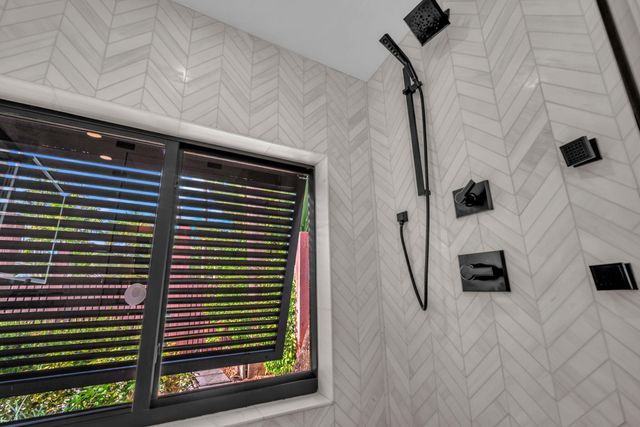 302 Coral Way, Fort Lauderdale, FL 33301