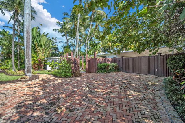 302 Coral Way, Fort Lauderdale, FL 33301