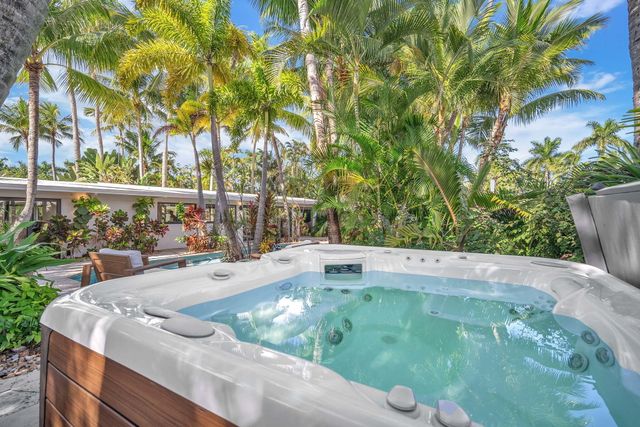 302 Coral Way, Fort Lauderdale, FL 33301