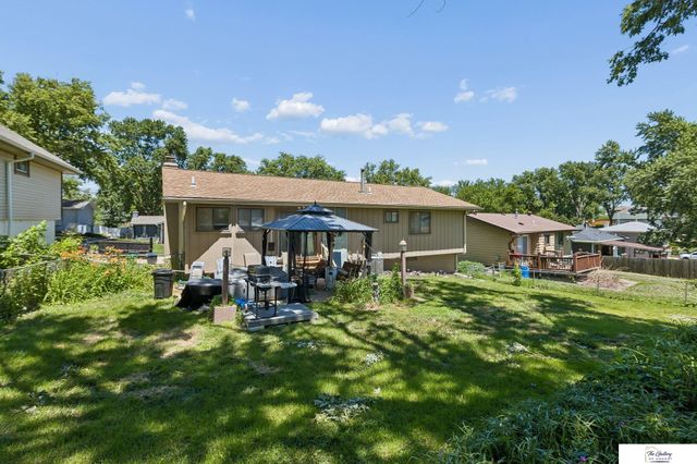 13917 X Circle, Omaha, NE 68137