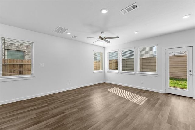 17207 Walden Lake Lane, Hockley, TX 77447