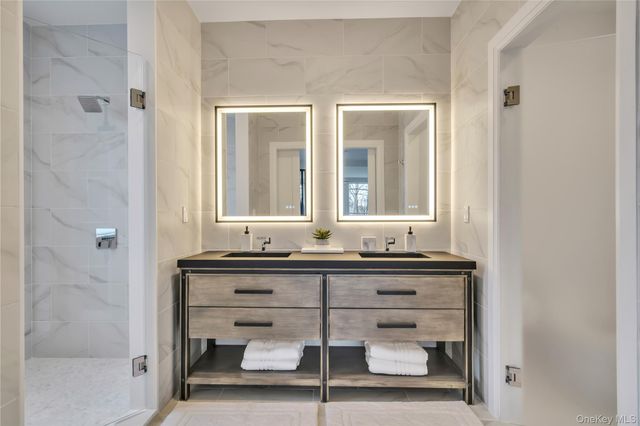 101 Searing Avenue 307, Mineola, NY 11501